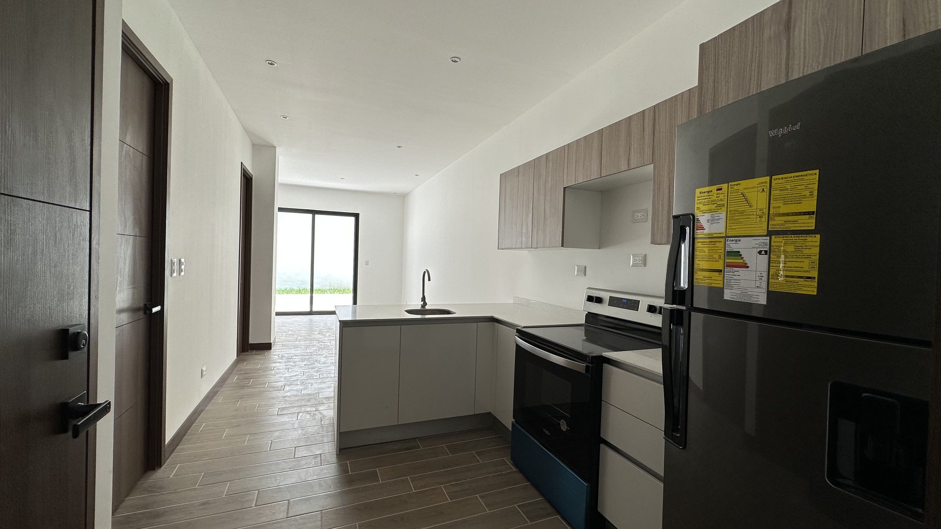 Apartamento en Alquiler Edificio Vila Catorce, zona 14 Guatemala - Miniatura 3