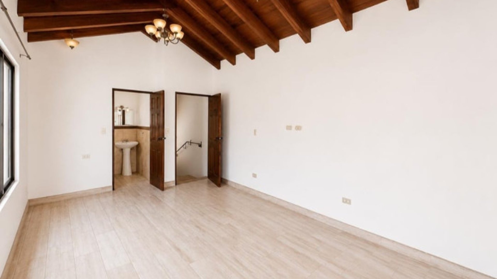 CASA EN RENTA AMUEBLADA | SAN MIGUEL ESCOBAR - Miniatura 3