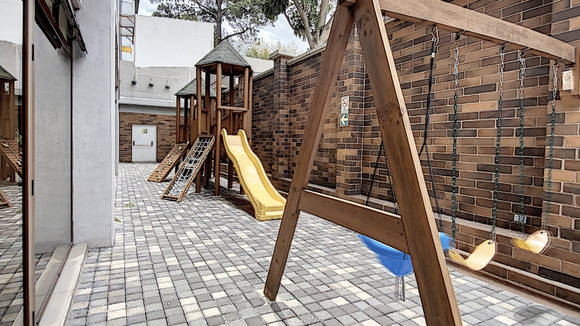 TORRE BARCELONA/ Apartamento Amueblado en renta, zona 9 - Miniatura 8