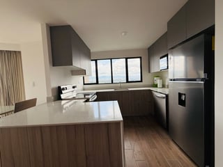 VENTA DE HERMOSO APARTAMENTO - PARQUE 14, ZONA 14 - 2