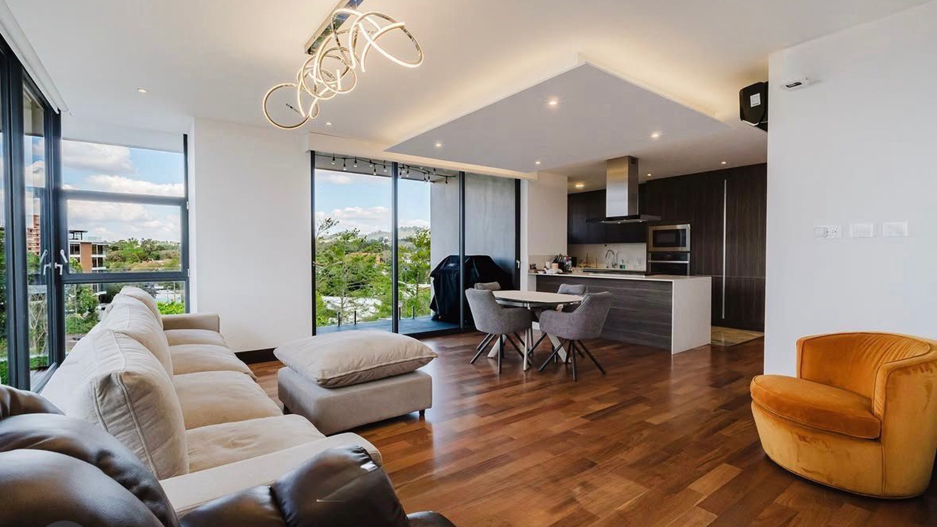 Apartamento en Venta zona 15 - Miniatura 2