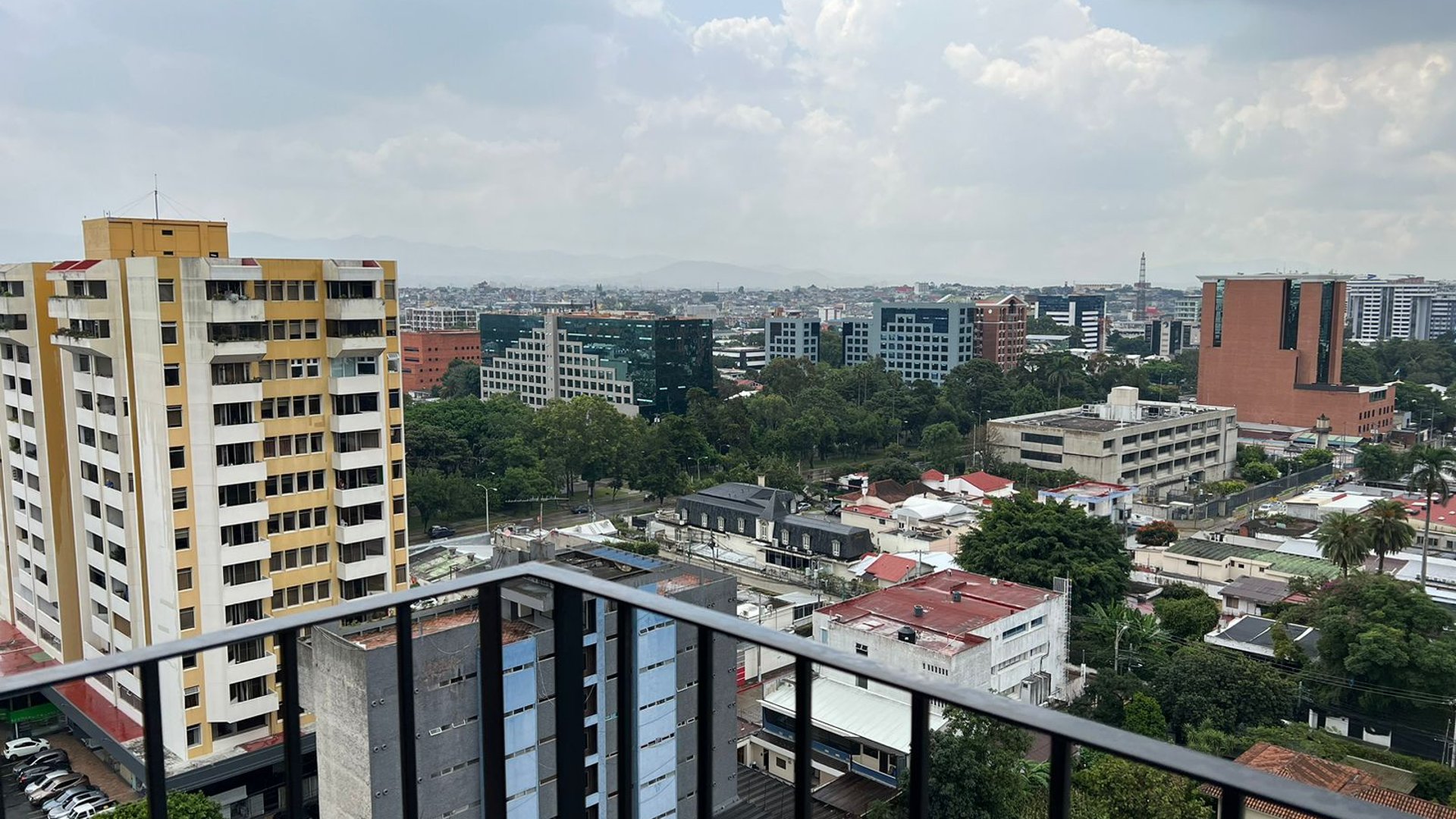 APARTAMENTO AMUEBLADO EN RENTA EN FIAMENE ZONA 10 - Miniatura 17