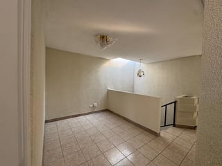 ¡Espectacular Casa en Zona 16, Guatemala! 3 Hab. - 5