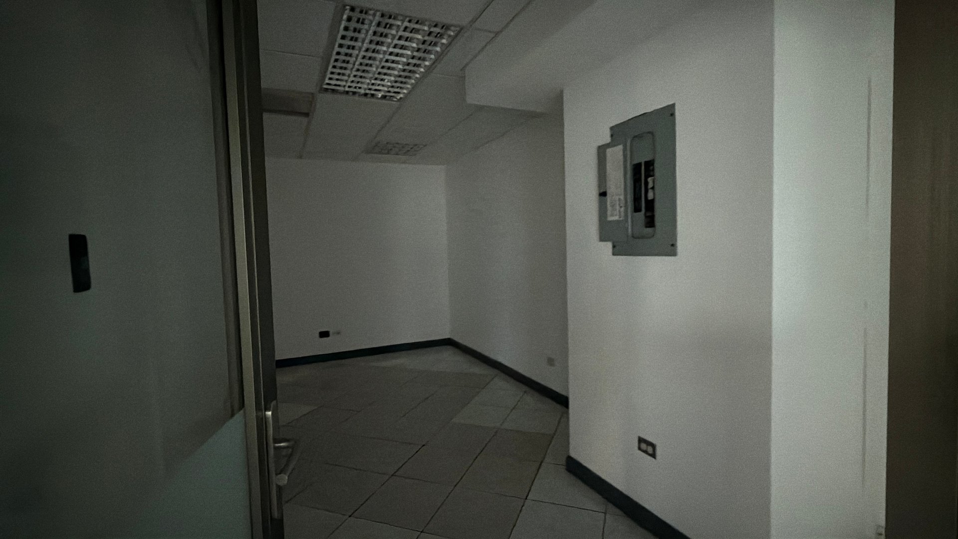 Oficina en Alquiler / Venta Edificio Europlaza, zona 14 - Miniatura 13