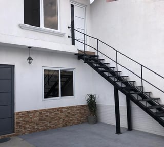 Casa en Venta con 2 apartamentos independientes, Zona 8 de Mixco