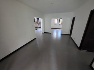 Casa remodelada en Vista Hermosa 2, ideal vivienda u oficinas ref-4842 - 2