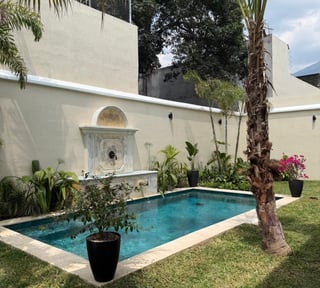 SE VENDE CASA CON PISCINA EN LOS FRANCISCANOS