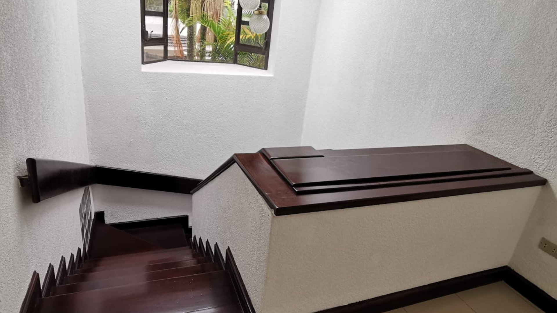 Vendo Espectacular casa en Zona 10 - Miniatura 9