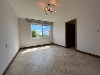 Venta hermosa casa en Km 20 Carr. a Fraijanes, Colinas de Castel (C) - Image 23