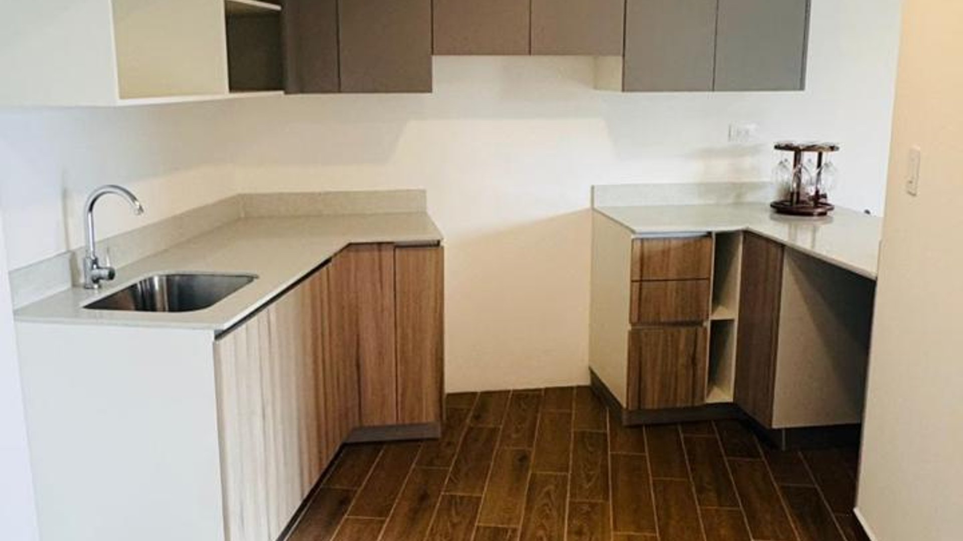 Apartamento en venta de 3 habitaciones sobre Av las Américas Ref-5327