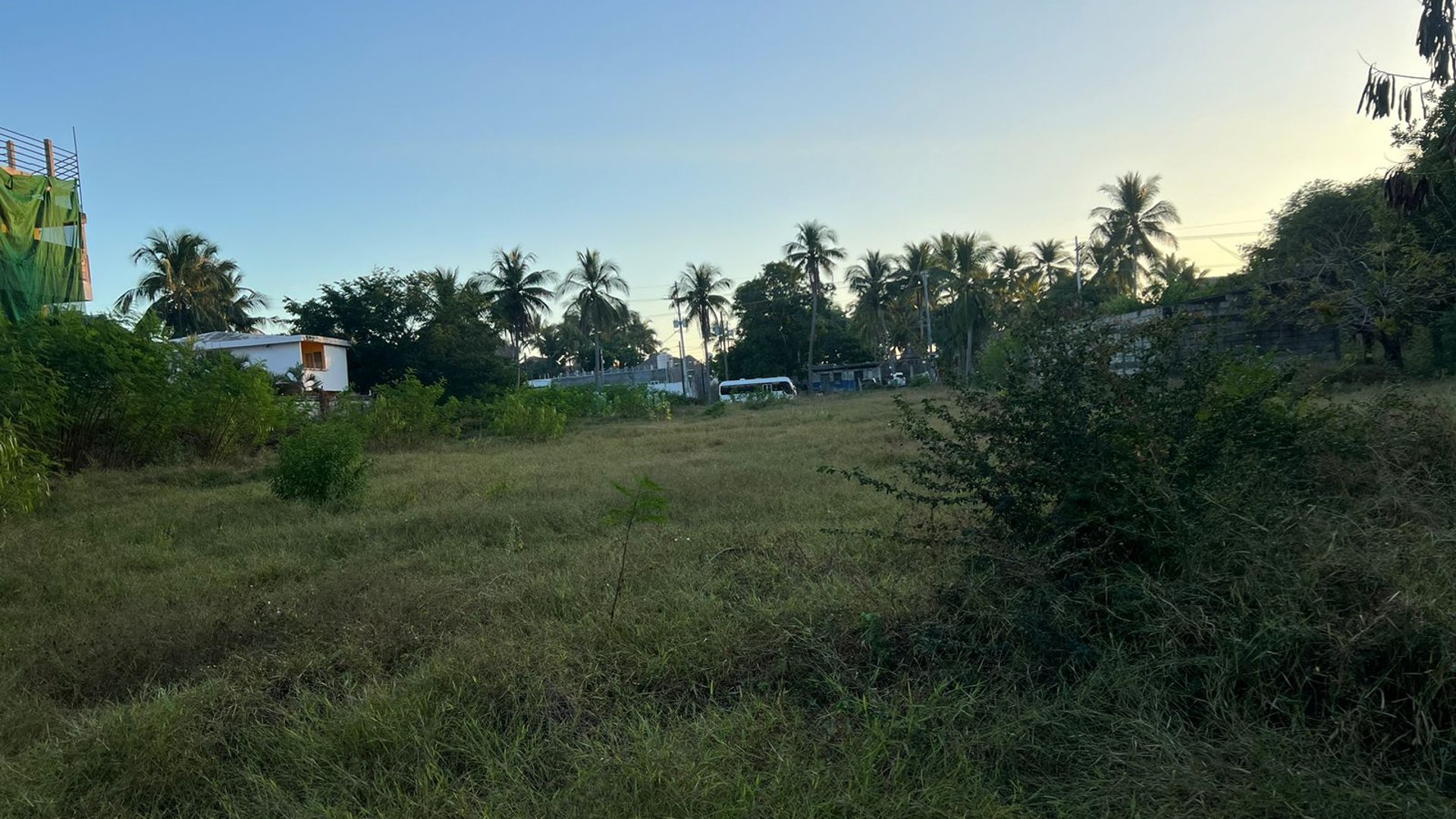 VENTA DE AMPLIO TERRENO A POCOS METROS DE LA PLAYA - MONTERRICO - Image 1