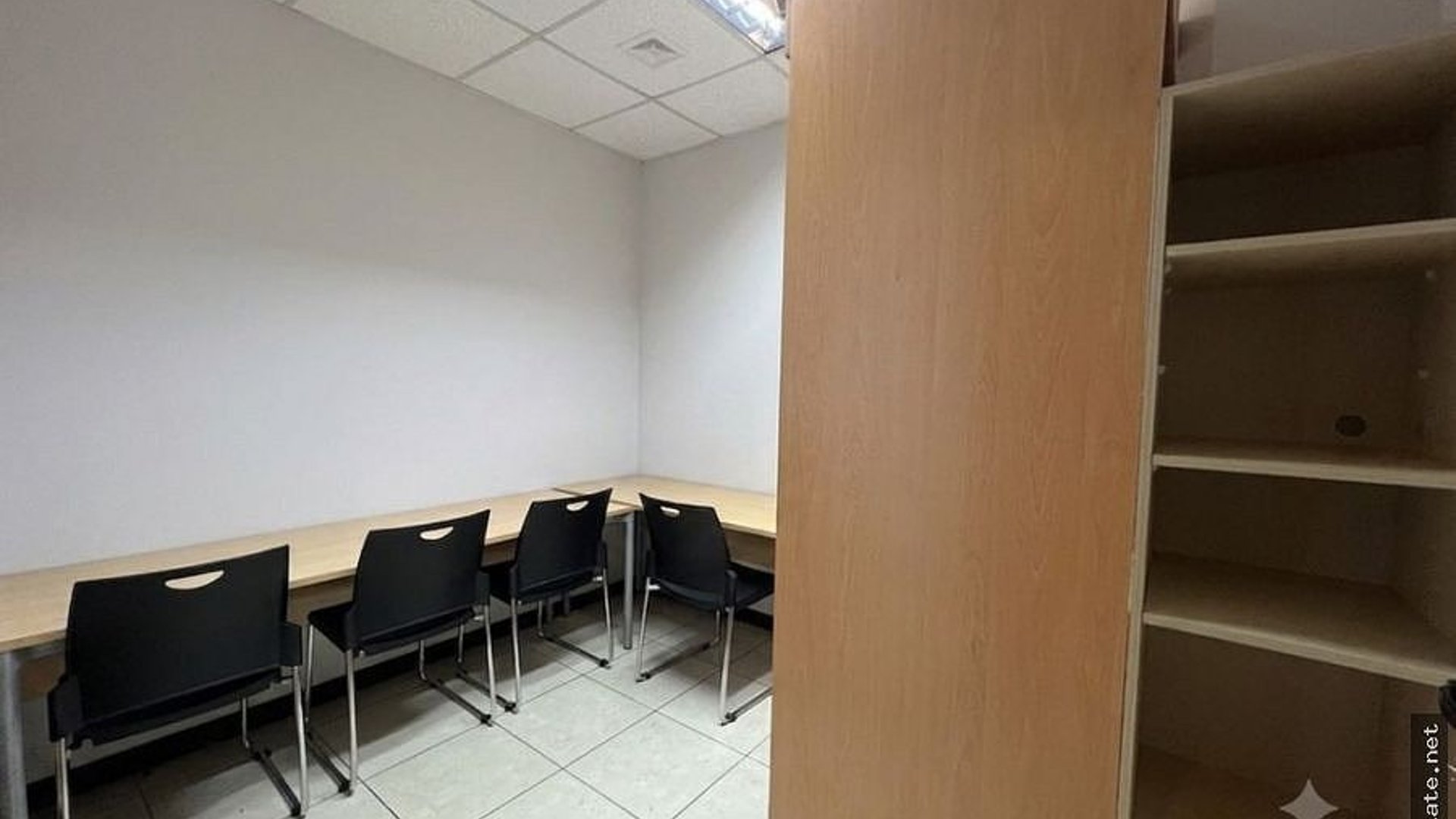 OFICINA AMUEBLADA EN ALQUILER – DESIGN CENTER, ZONA 10 | - Miniatura 6