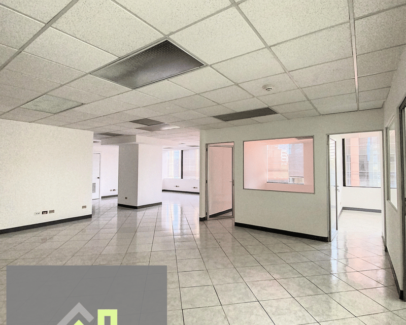EUROPLAZA/ Oficina en renta/venta, zona 14
