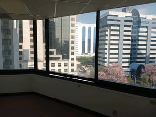 Alquiler de oficina tabicada en Edificio Murano Center zona 10 - Image 7