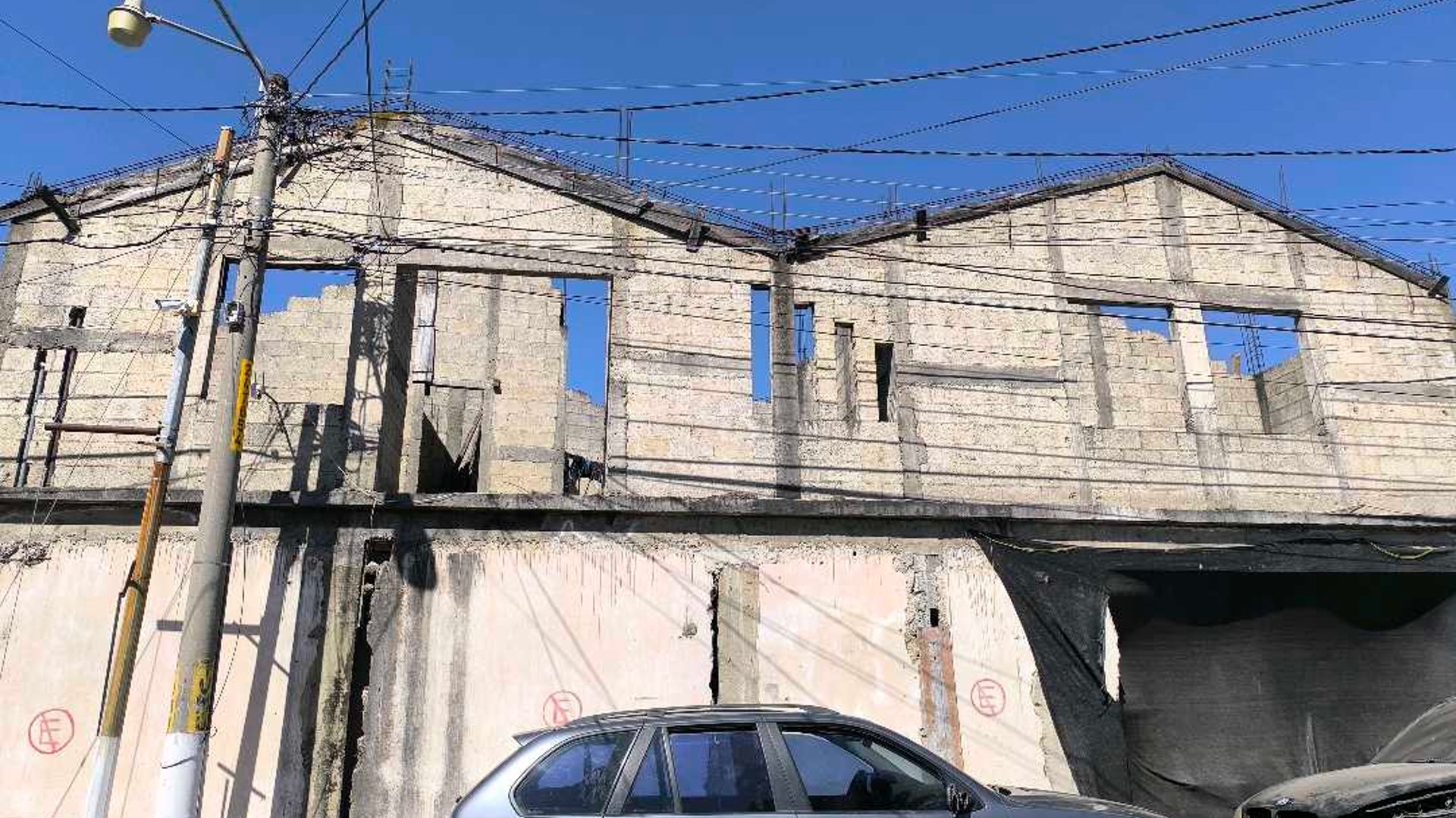 Vendo en Residenciales Catalina, Amplia propiedad con con 4 Locales - Miniatura 5