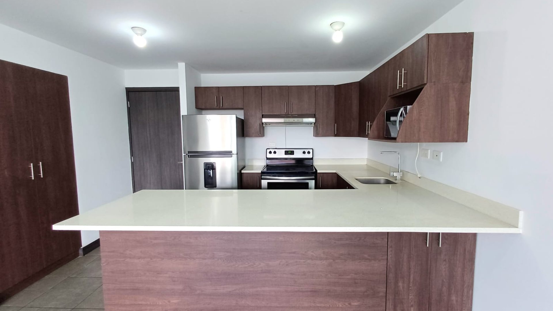 VENTA Apartamento Zona 15 Edificio 3-85 - Miniatura 3