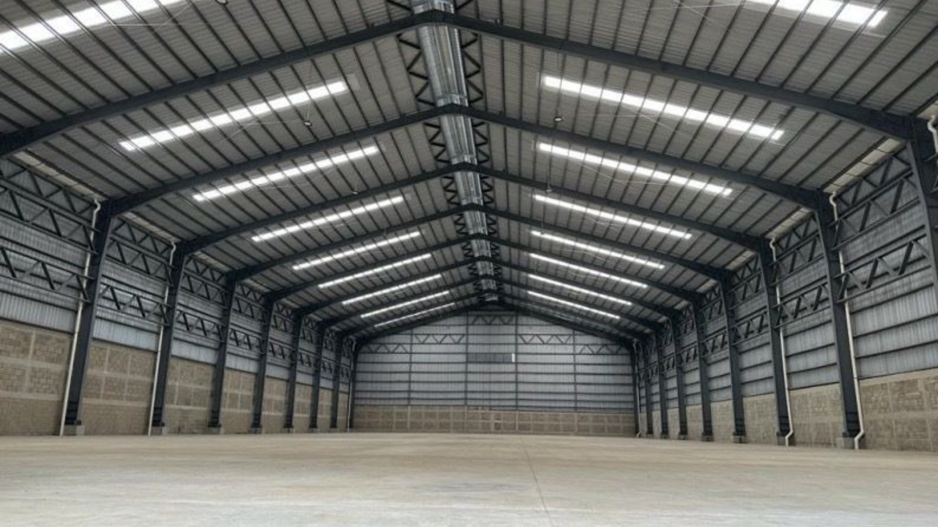 SE RENTAN 2 BODEGAS EN COMPLEJO INDUSTRIAL* *Km.67.5 Escuintla - Miniatura 5