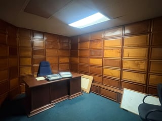 📍 OFICINA EN VENTA – 98 M² + 5 AMBIENTES | EDIFICIO EL PATIO | ZONA 4 - 4