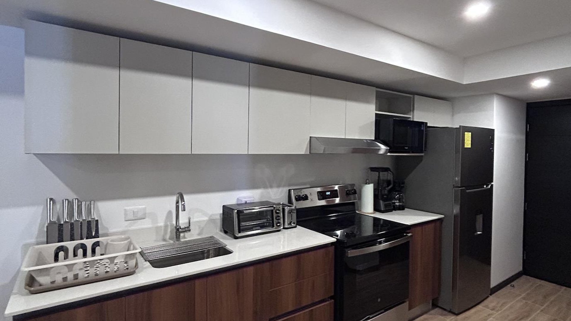 Apartamento amueblado en Renta zona 13 / Essenza - Miniatura 3