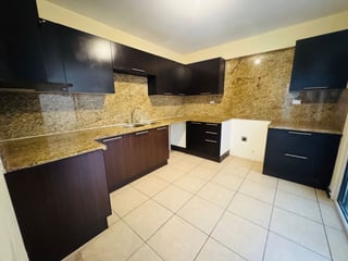 📍 CASA EN VENTA – 3 HAB + JARDÍN  ENSENADA DE SAN ISIDRO | ZONA 16 - 2