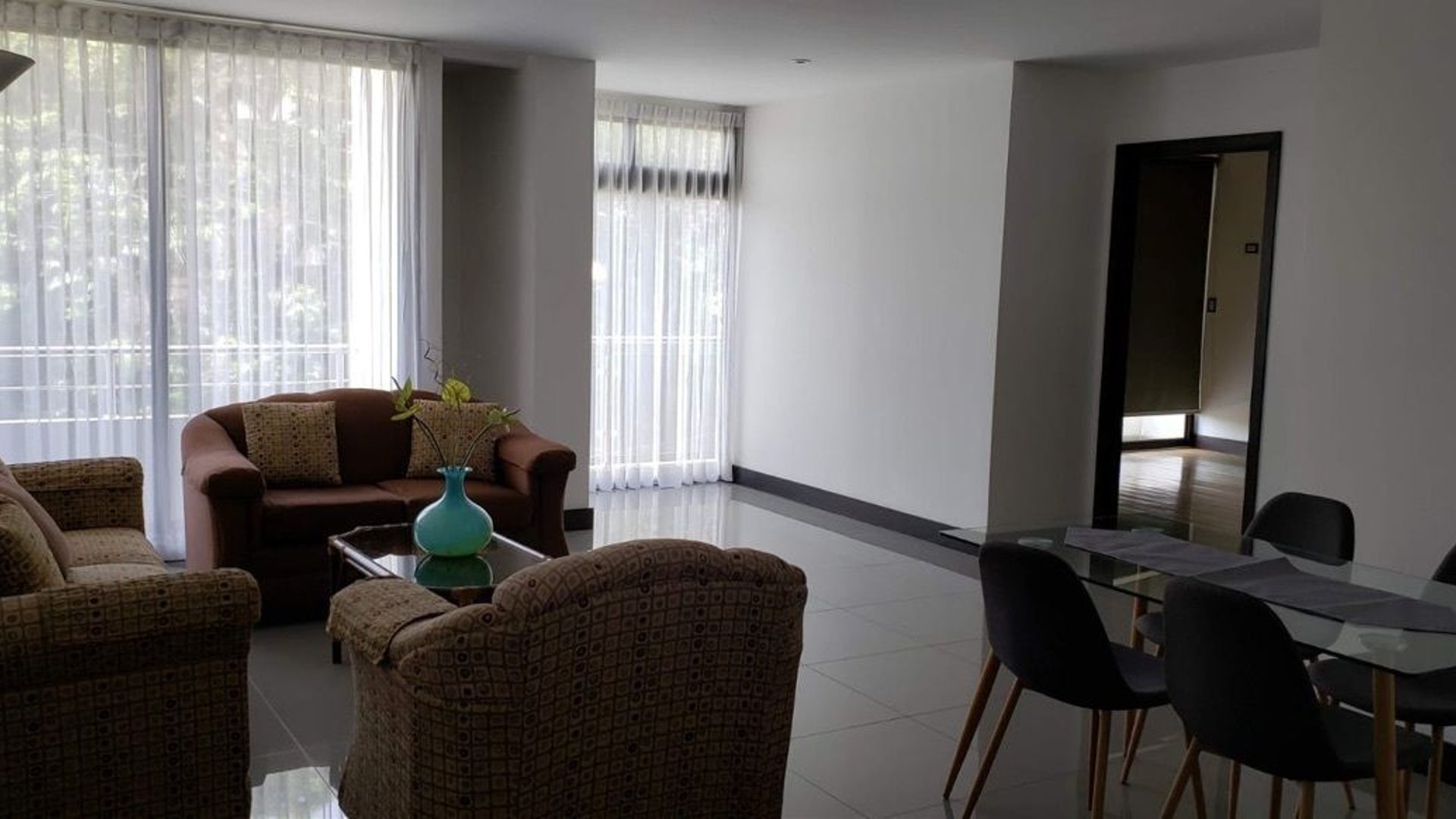 MENORCA /Apartamento en renta zona 15 - Miniatura 2
