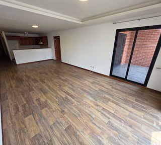 Renta de apartamento con balcón - 2 habitaciones en zona 10 Ref-5910