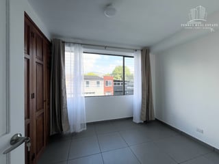 Apartamento en renta, en Zona 10 - 5