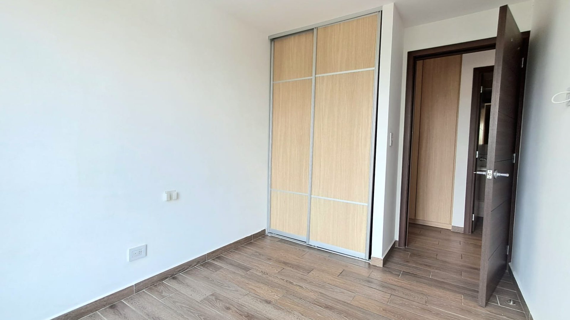 ???? APARTAMENTO EN RENTA – 3 HAB | EDIFICIO PARQUE 15 | ZONA 15 - Miniatura 7