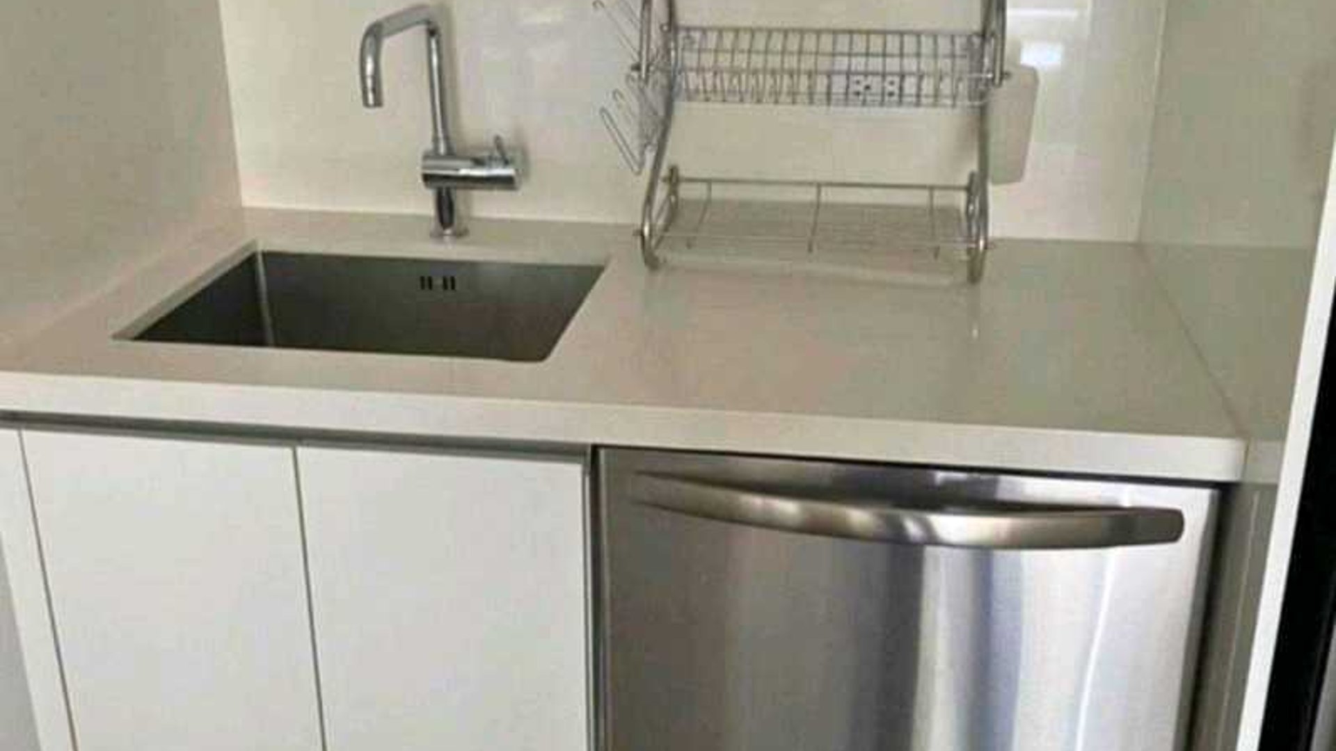 APARTAMENTO AMUEBLADO EN ALQUILER ???? Edificio AVIA, Zona 10 - Miniatura 4