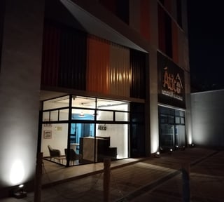 Bodeguitas en alquiler, Áttico zona 13. - Miniatura 2