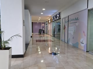 Local en renta en Centro Comercial La Pradera Zona 10 - 4