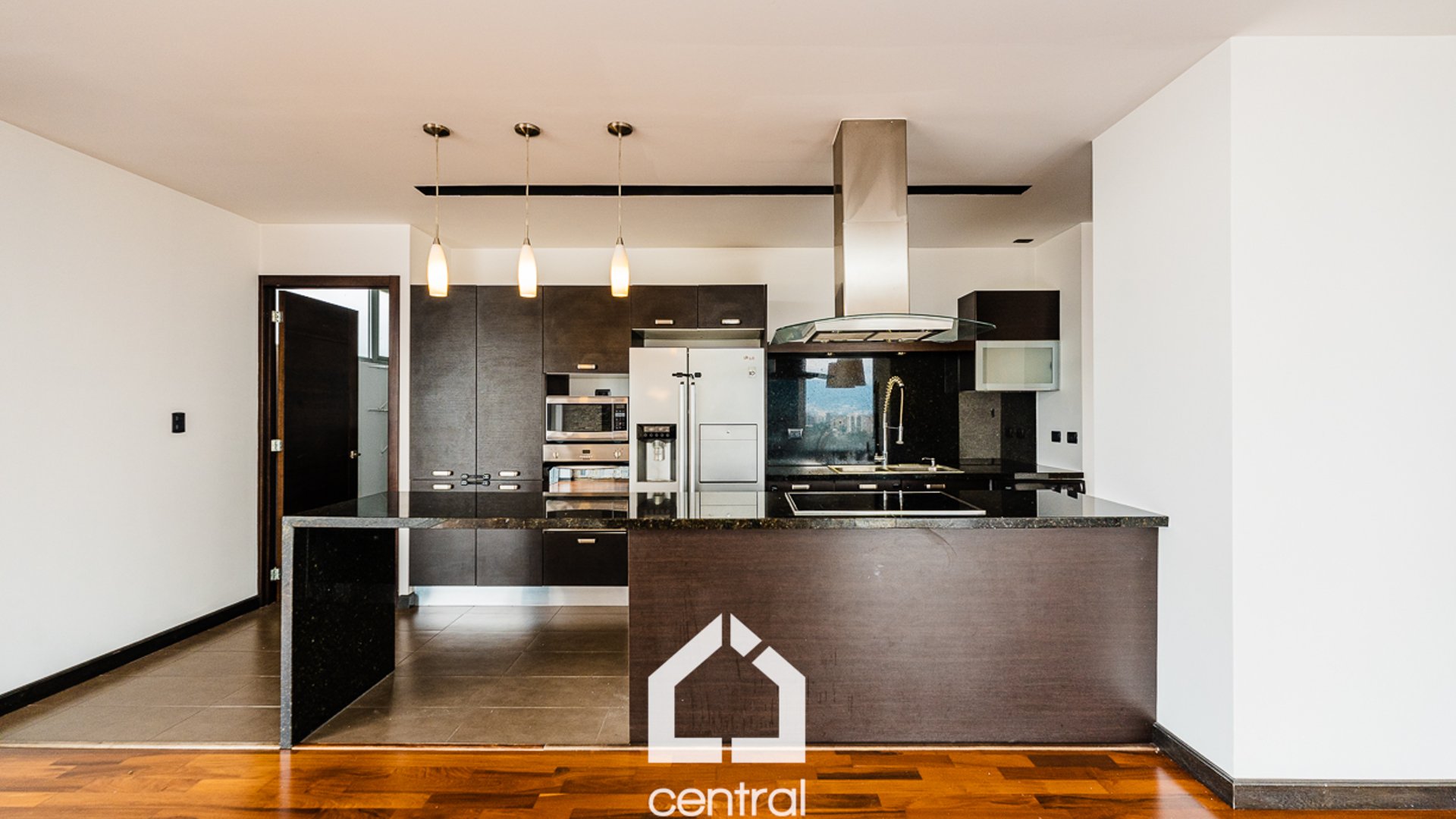 Penthouse Moderno con Balcón en Edificio Midori - Image 1