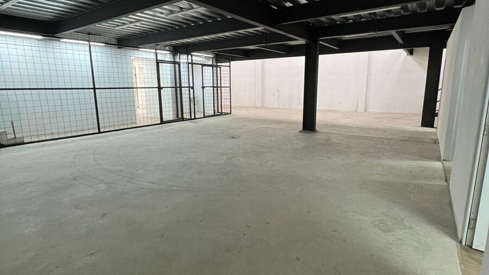 VENDO / ALQUILO BODEGA – ZONA 13 - Miniatura 3