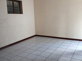 Venta de Casa en área comercial de la zona 13 Pamplona - Image 14