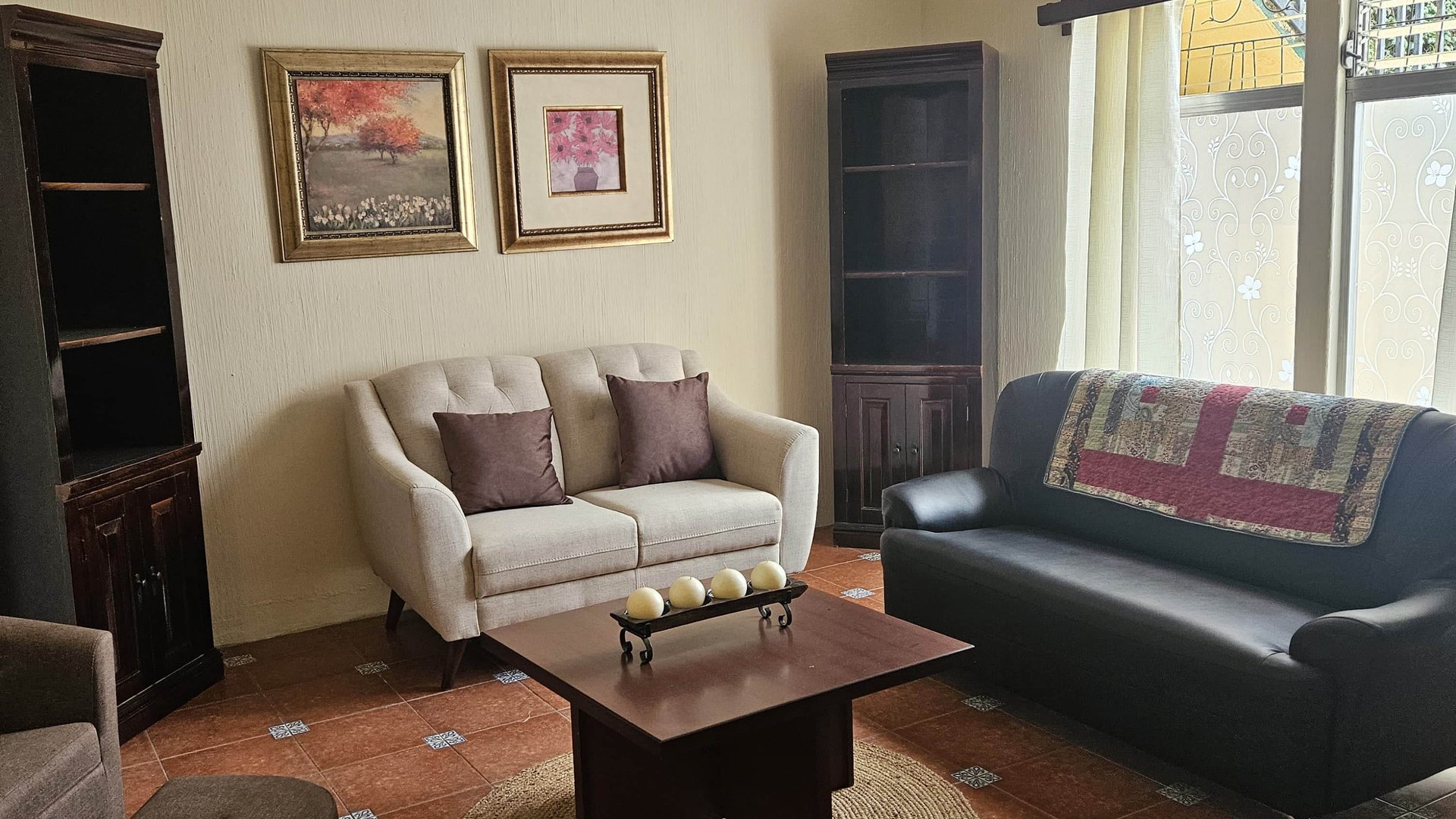 APARTAMENTO AMUEBLADO EN RENTA EN ZONA 9 - Miniatura 2