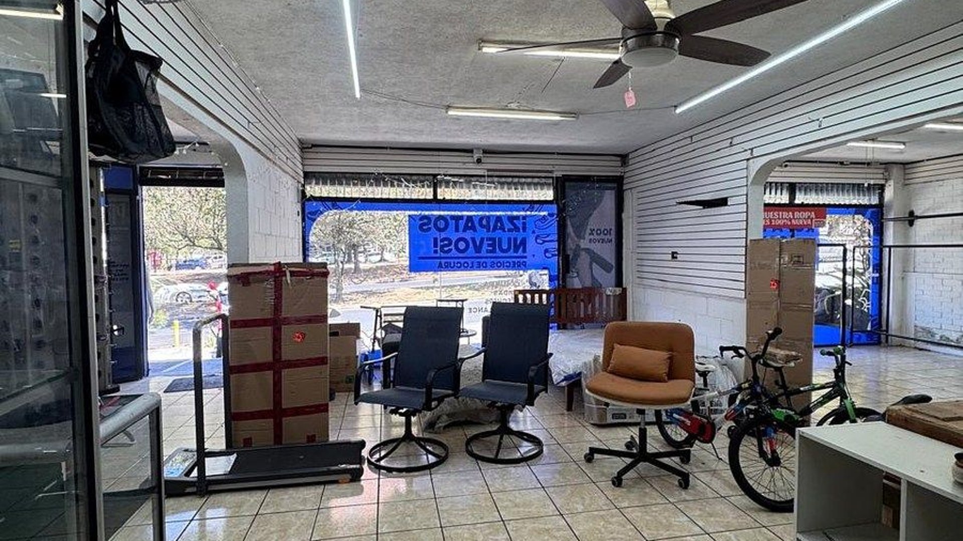 PROPIEDAD COMERCIAL EN ALQUILER – Boulevard Vista Hermosa, Zona 15 - Miniatura 2