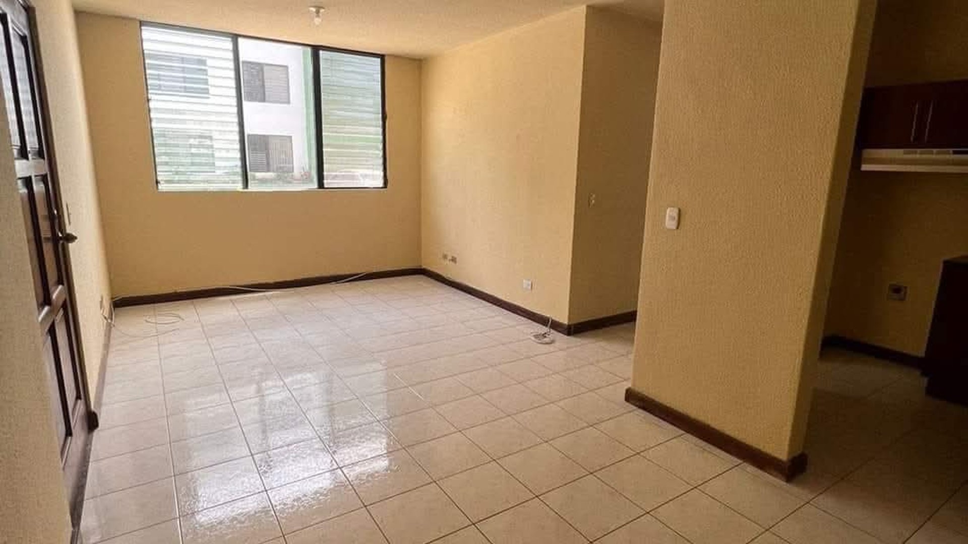 Apartamento en Renta Zona 16, Frente a C.C. Santa Amelia - Miniatura 9