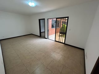 Alquiler de casa en zona 15 VH1 para oficinas ideal - 4