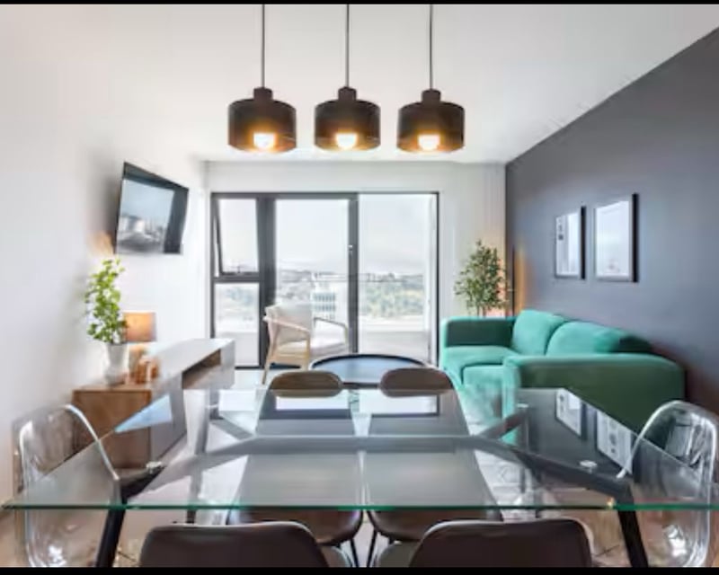 Apartamento en venta amueblado de 3 habitaciones en zona 10 Ref-5461