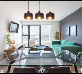 Apartamento en venta amueblado de 3 habitaciones en zona 10 Ref-5461