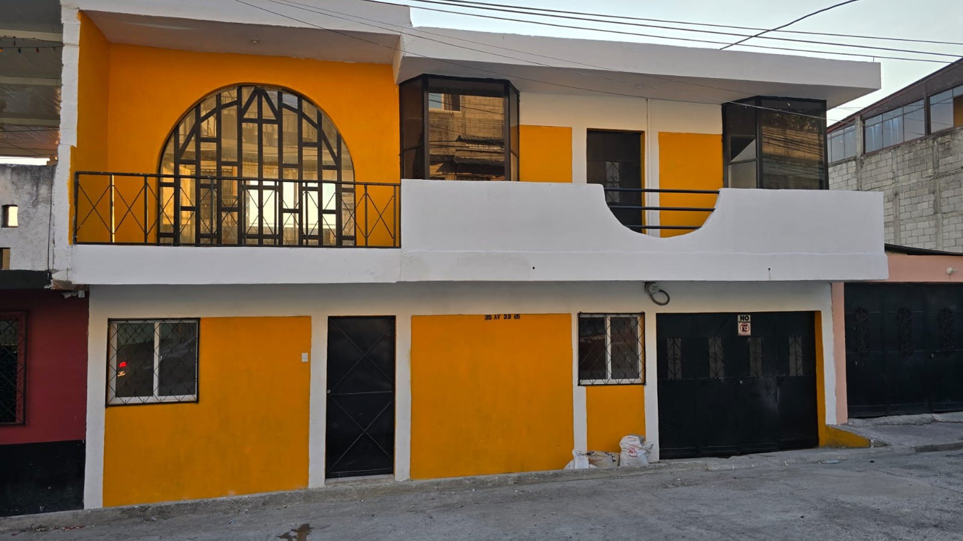 casa en venta zona 18 fuera de garita - Image 1