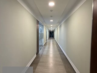 EDIFICIO INSIGNE/ Renta de Oficina,Zona 15 - Image 14