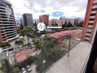 Modern 1-Bedroom Apartment in Zone 10, Guatemala City for Rent - Fully Furnished, Parking - Image 7