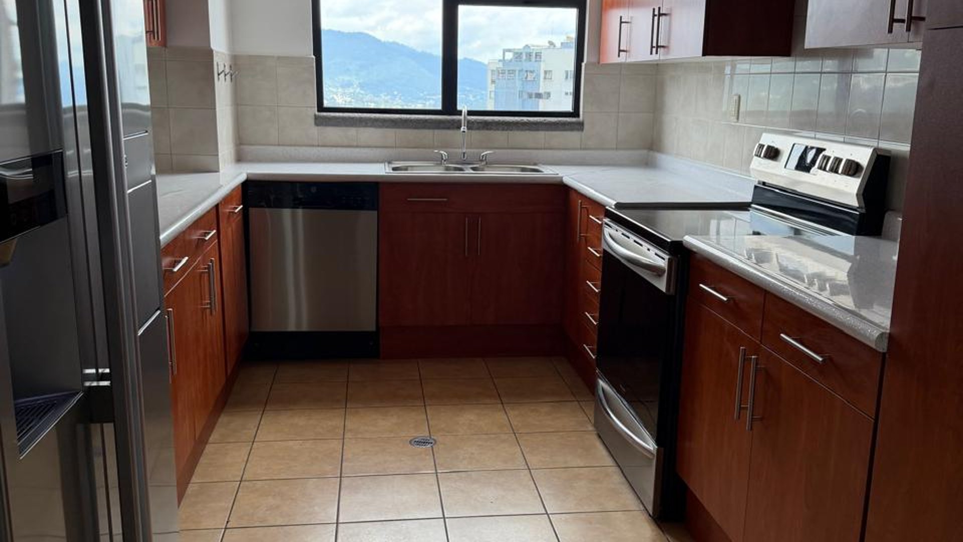 Apartamento en renta zona 14 / Bellagio - Miniatura 3