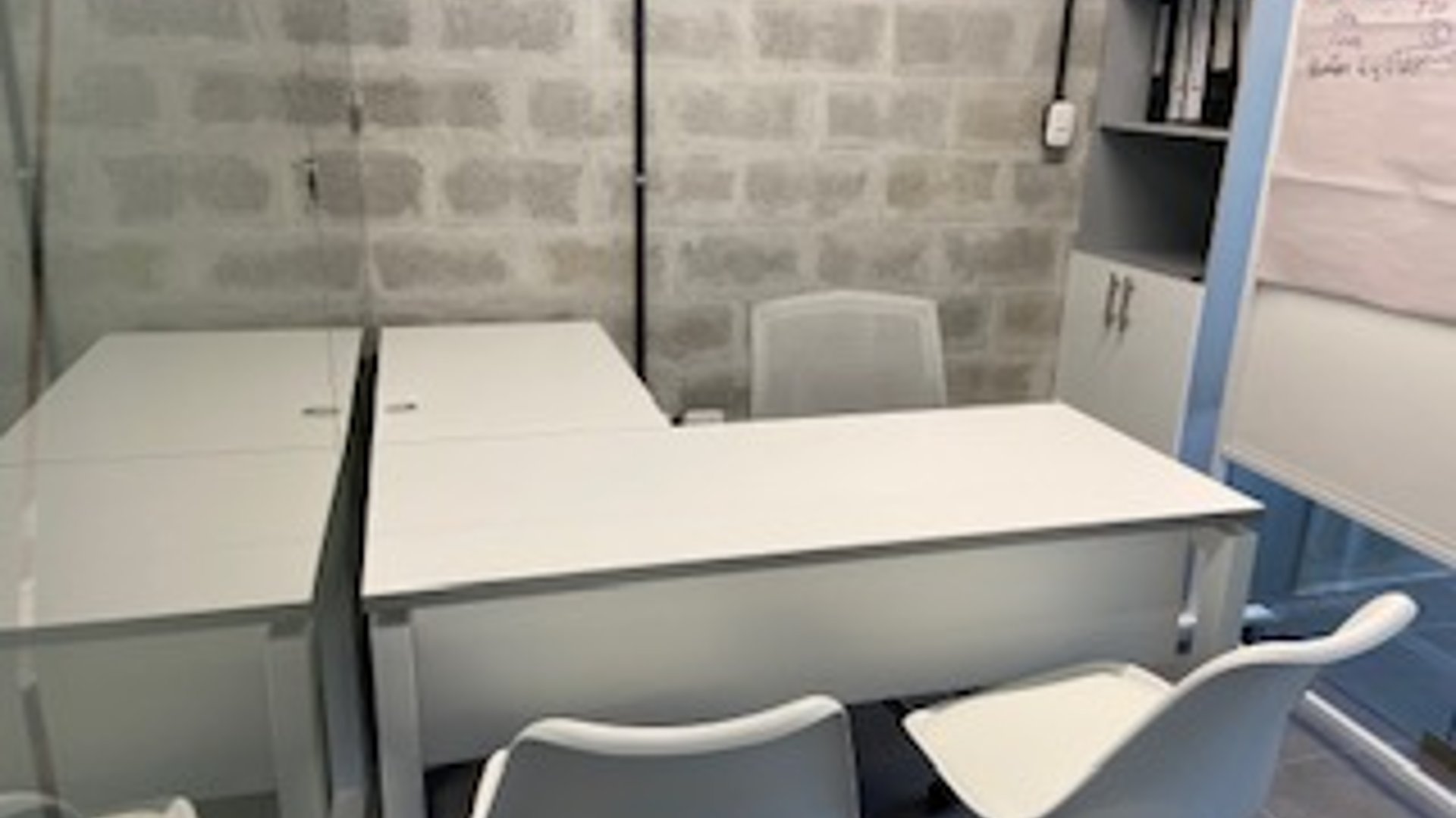 Rento 2 oficinas compartidas en Edificio Nova Reformador - Miniatura 7