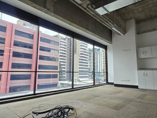 Oficina en venta en nivel medio en zona 10 diagonal 6 Ref-5574 - 5