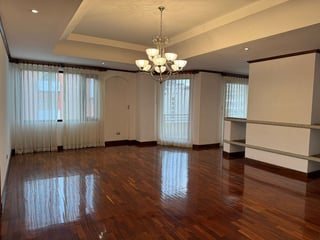 Apartamento en Venta / Alquiler Edificio , zona 10 - 3