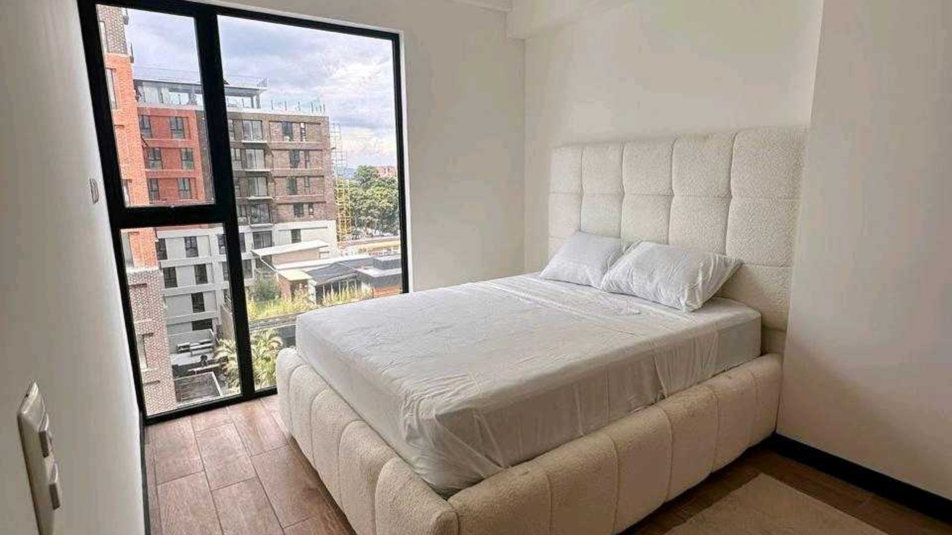 APARTAMENTO EN VENTA PARA INVERSIONISTA ???? Edificio Senseti, zona 10 - Miniatura 7