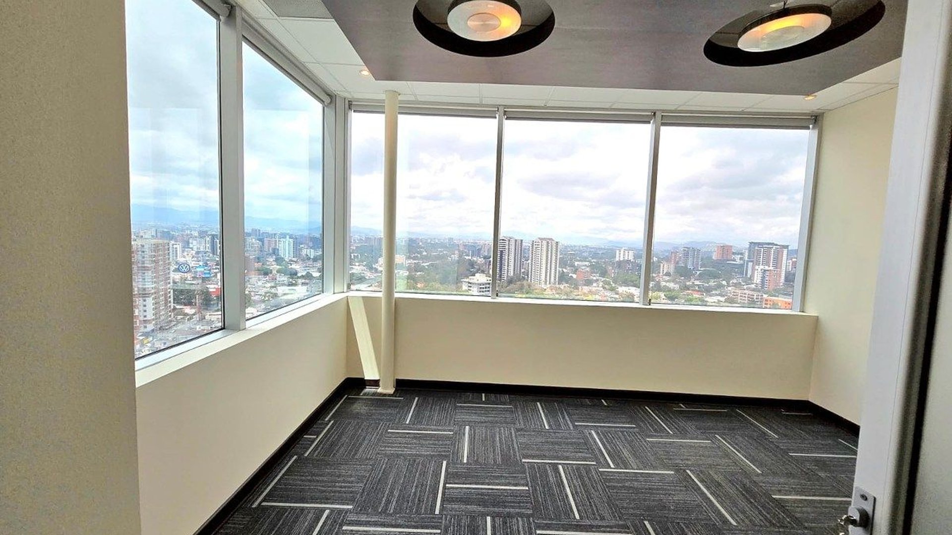 OFICINA GRANDE Y MODERNA EN ZONA PRADERA‼️ - Miniatura 2