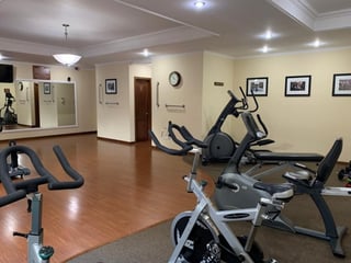 Apartamento en venta edificio Zona 10 Guatemala - Image 13